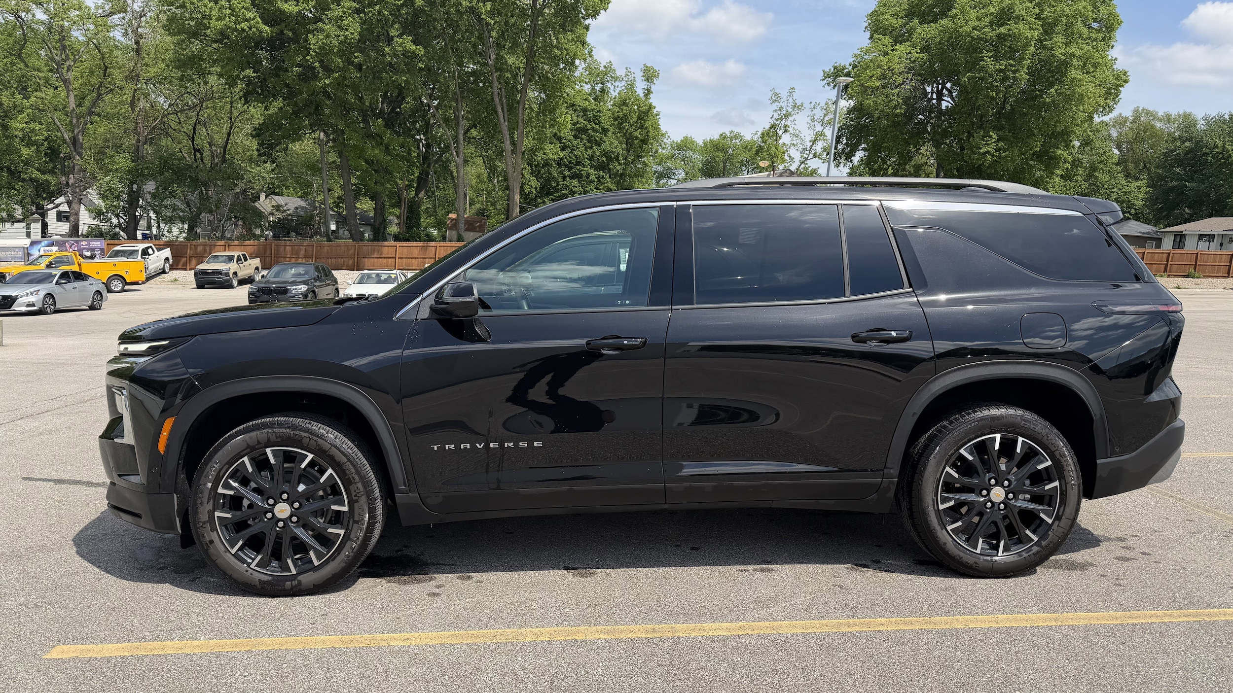 2024 Chevrolet Traverse AWD LT photo 5