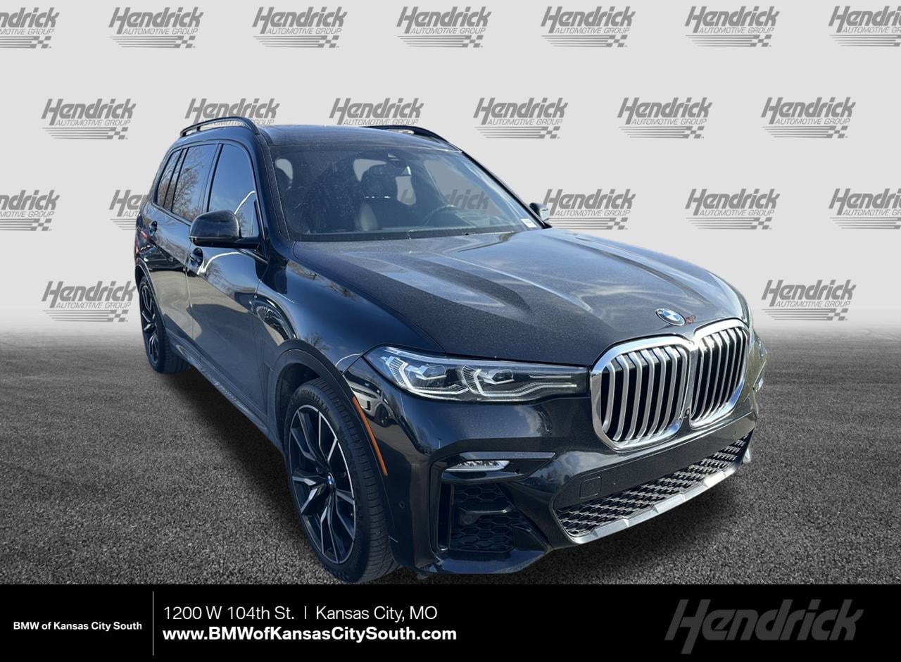 2022 BMW X7 40i's photo
