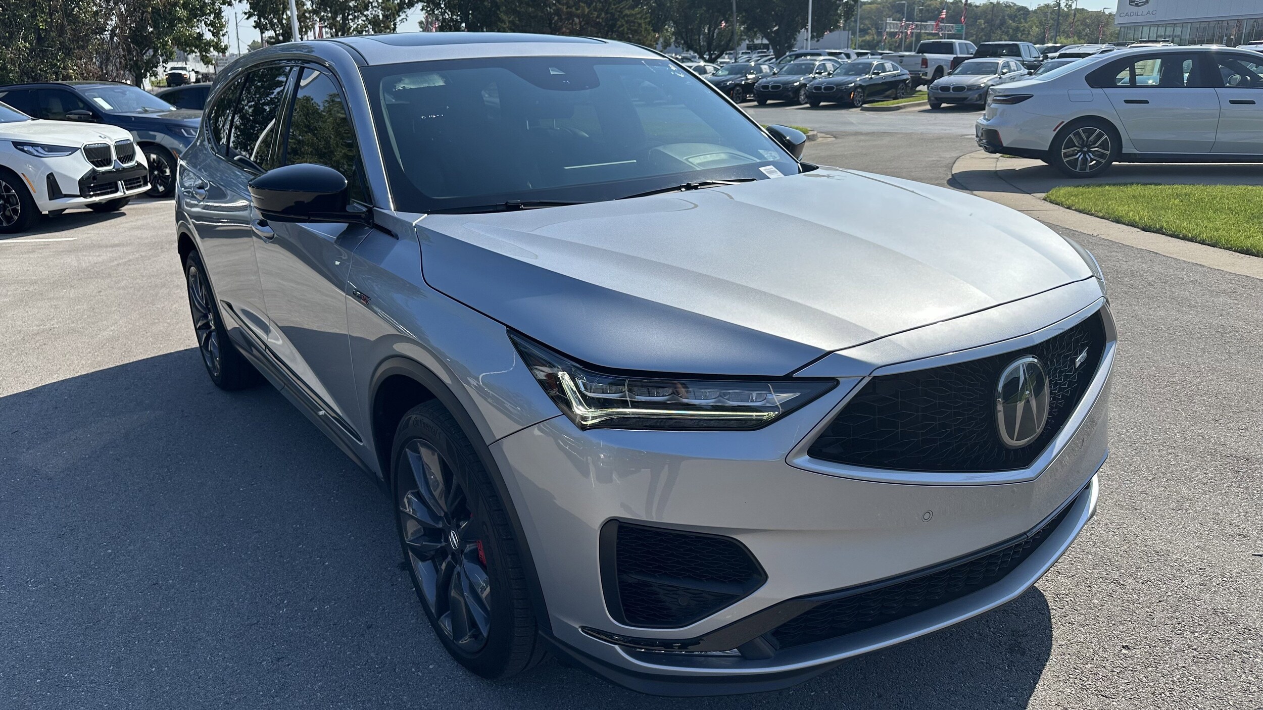 2022 Acura MDX Type S photo 2