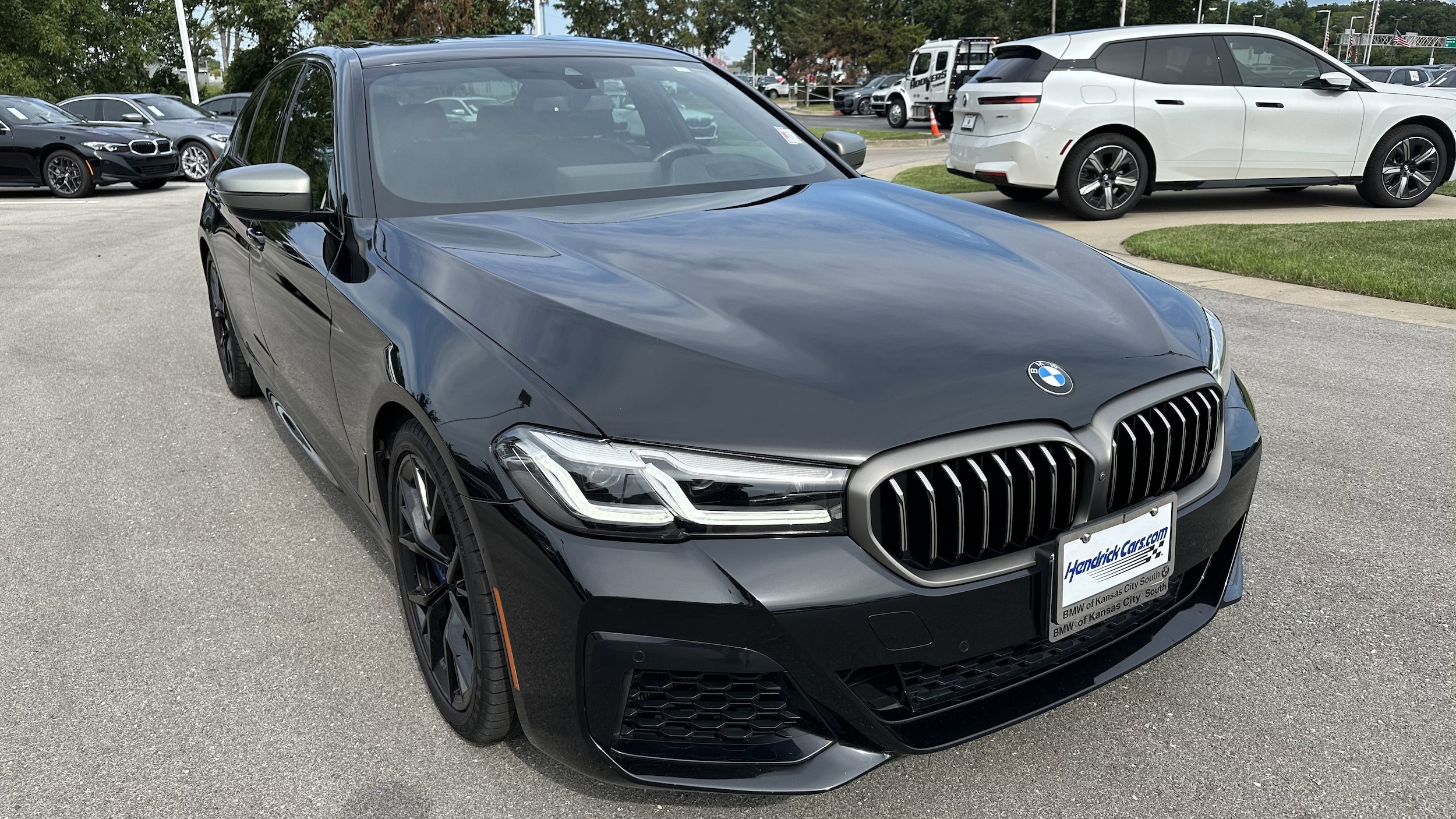 Used 2021 BMW 5 Series M550i with VIN WBA13BK00MCG02356 for sale in Kansas City