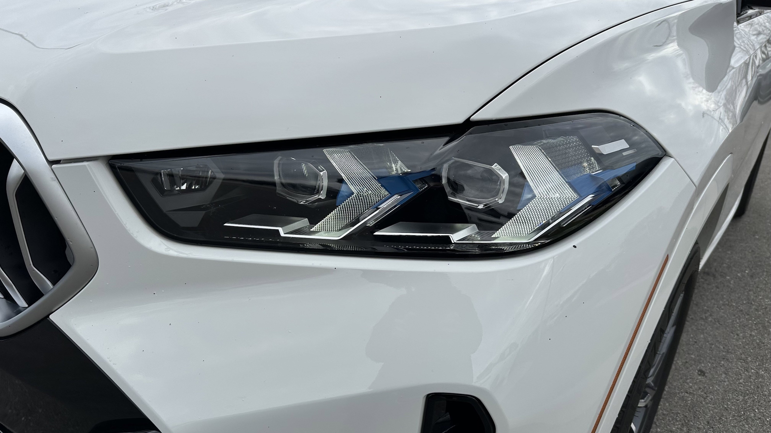 2025 BMW X6 xDrive40i photo 5