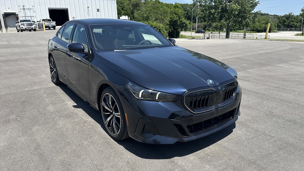 New 2027 BMW 5 Series 550e xDrive Sedan