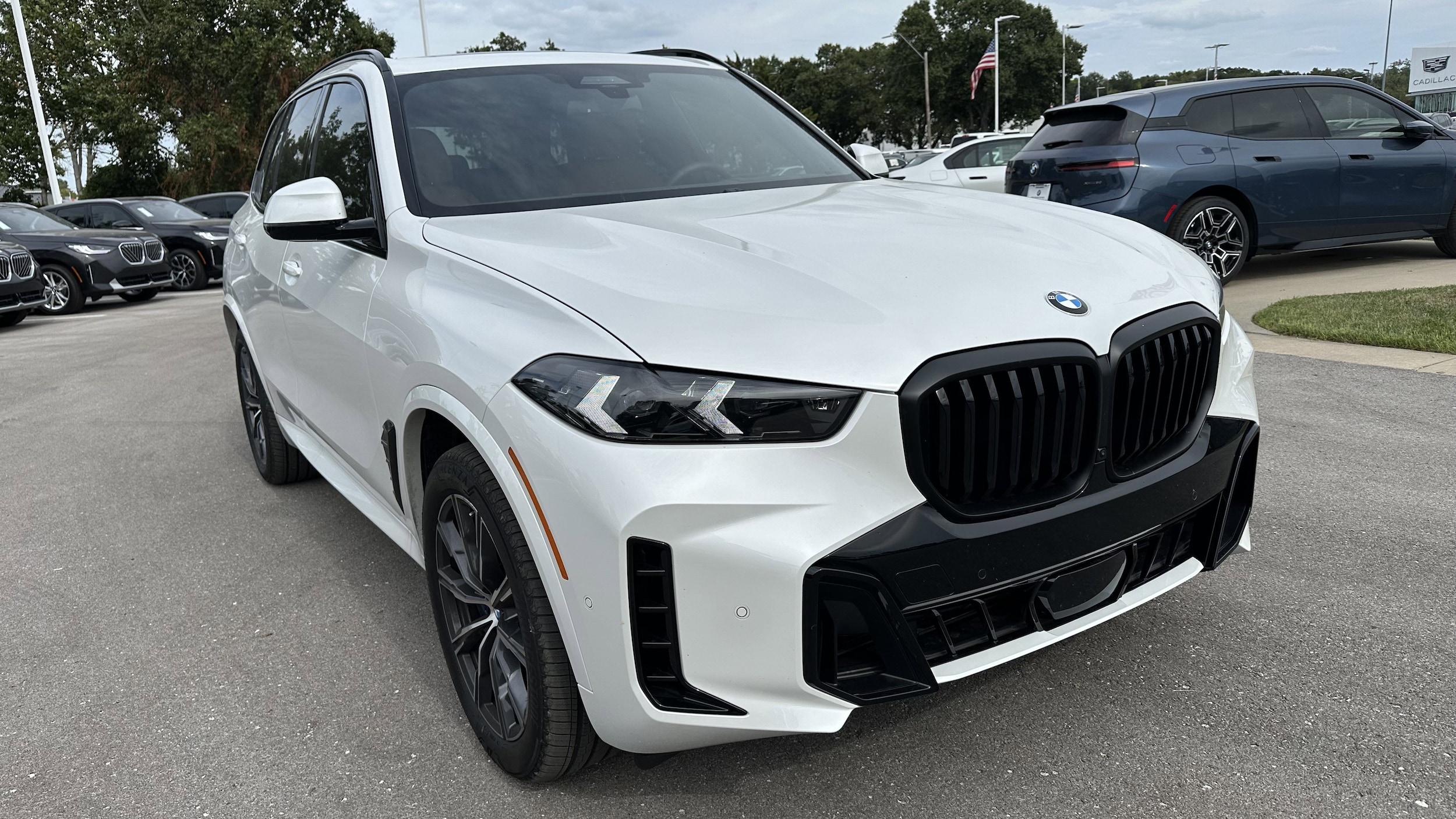 Used 2026 BMW X5 40i with VIN 5UX23EU02T9075322 for sale in Kansas City