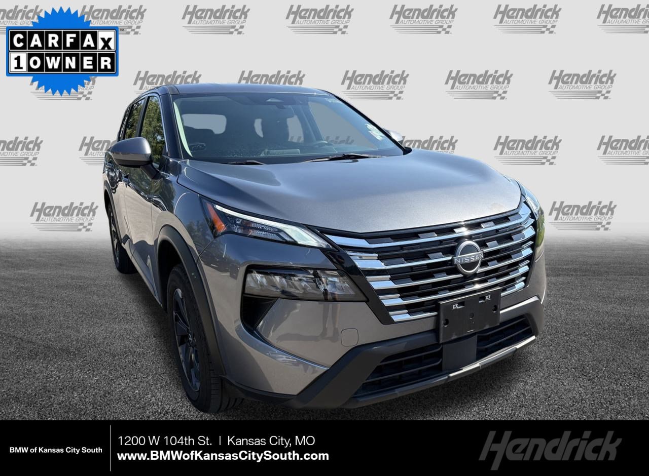 2024 Nissan Rogue SV's photo