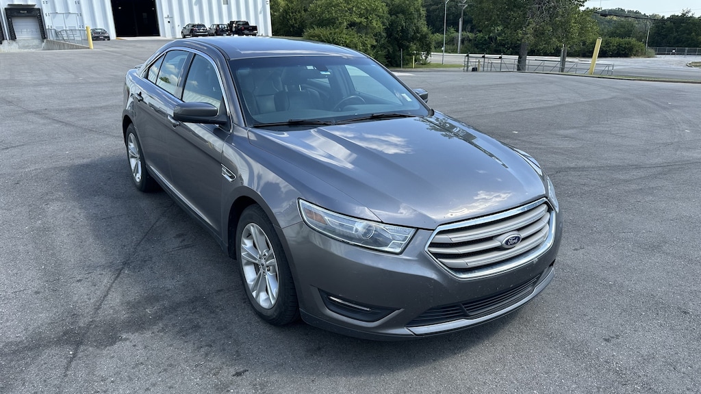 Used 2013 Ford Taurus SEL Sedan