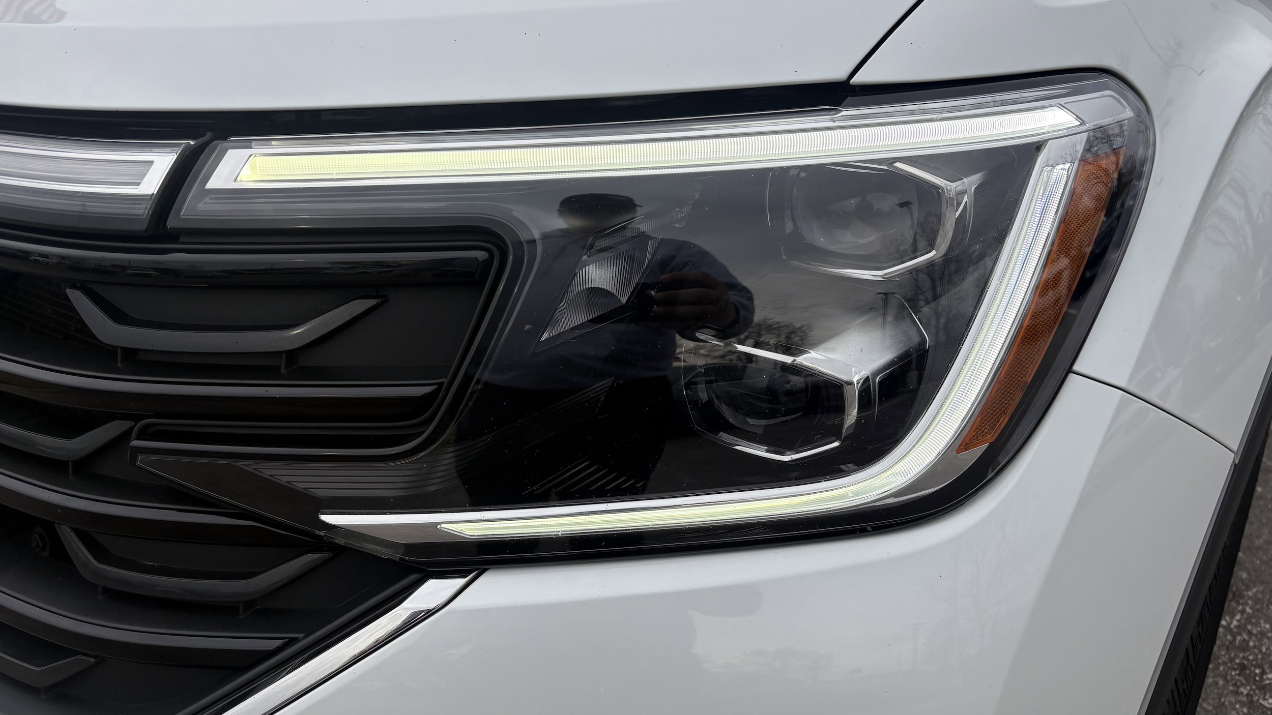 2024 Volkswagen Atlas 2.0T SEL Premium R-Line 4MOTION photo 5