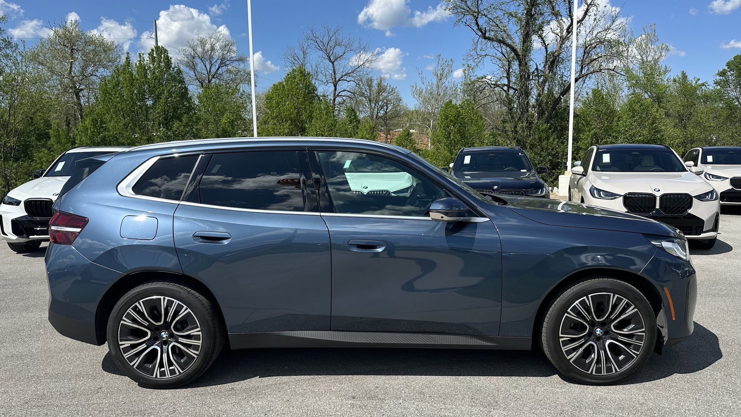 2025 BMW X3 30 xDrive photo 3