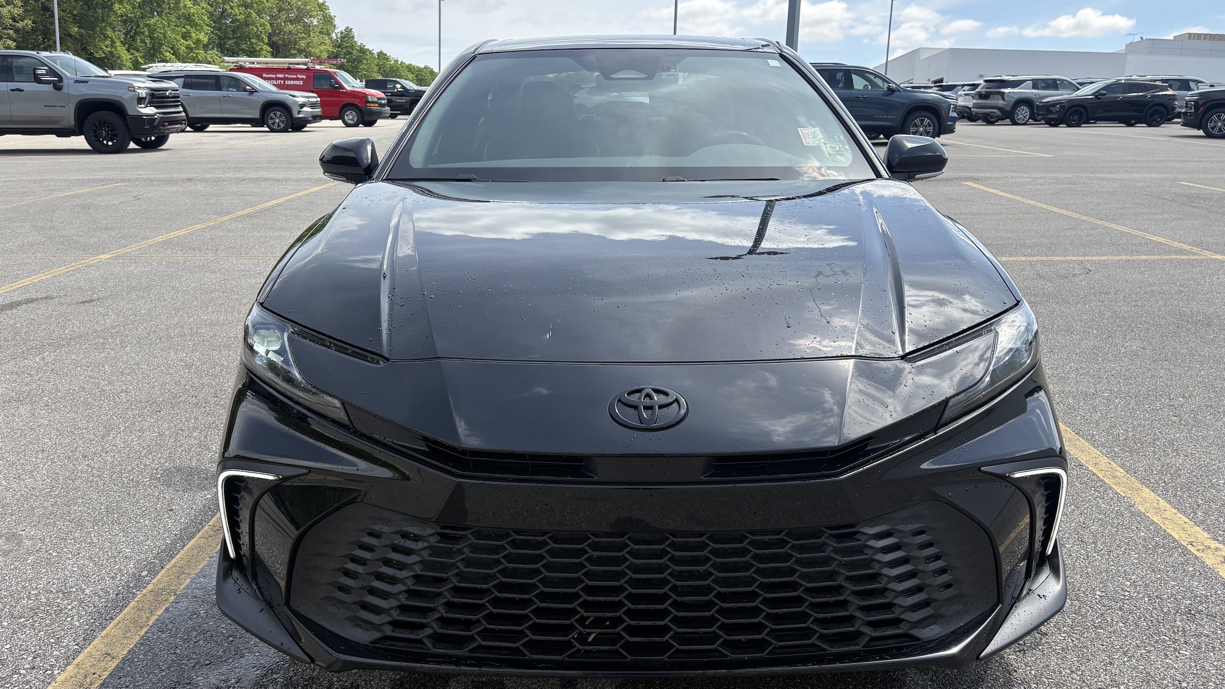 2025 Toyota Camry SE photo 2