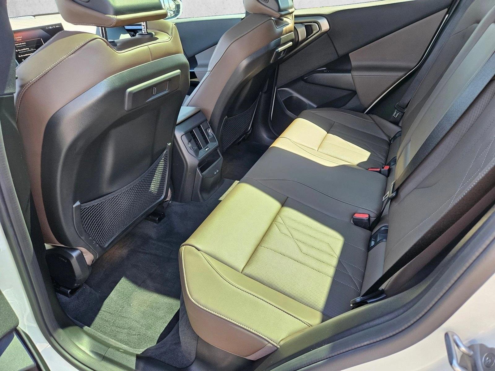 2026 BMW X3 30 - Photo 17