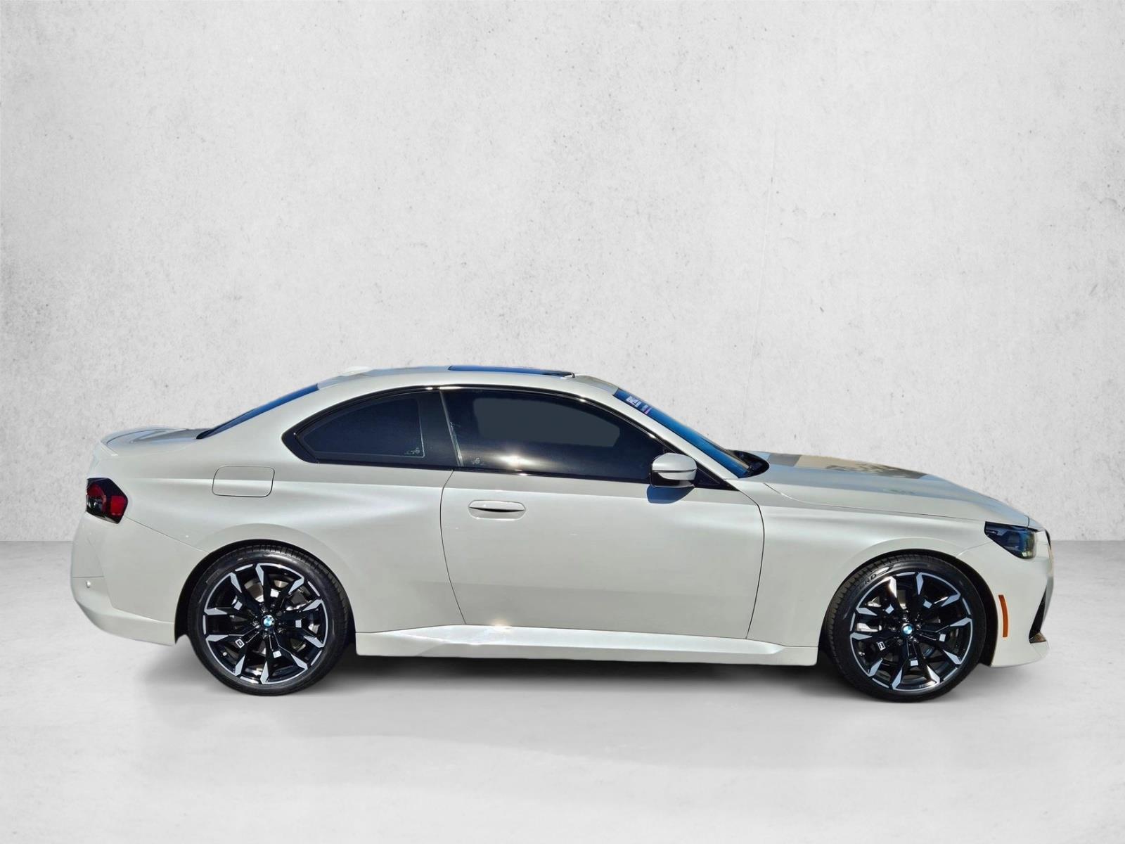 2025 Bmw 230i Coupe photo 4