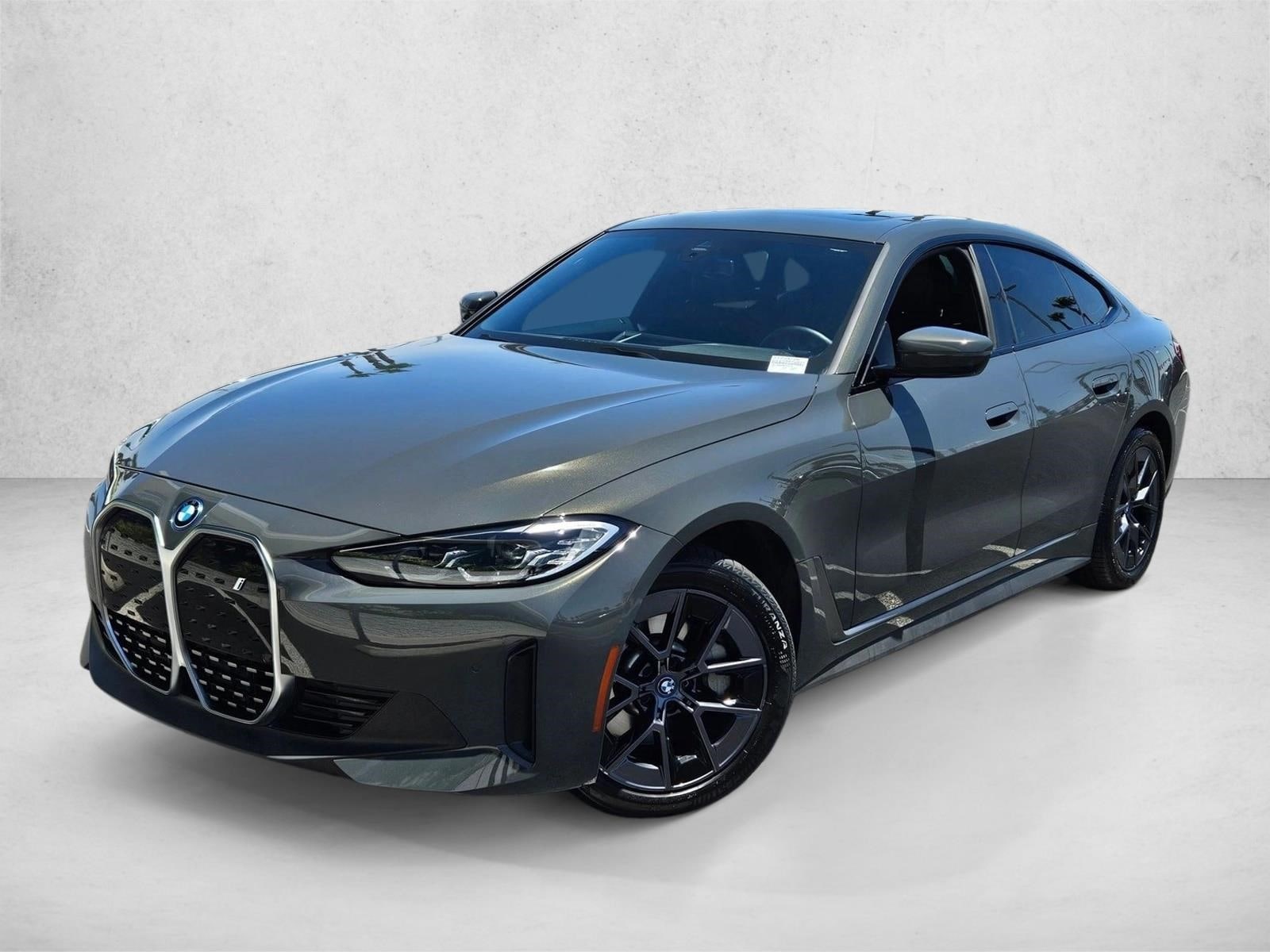 2023 BMW i4 eDrive40's photo