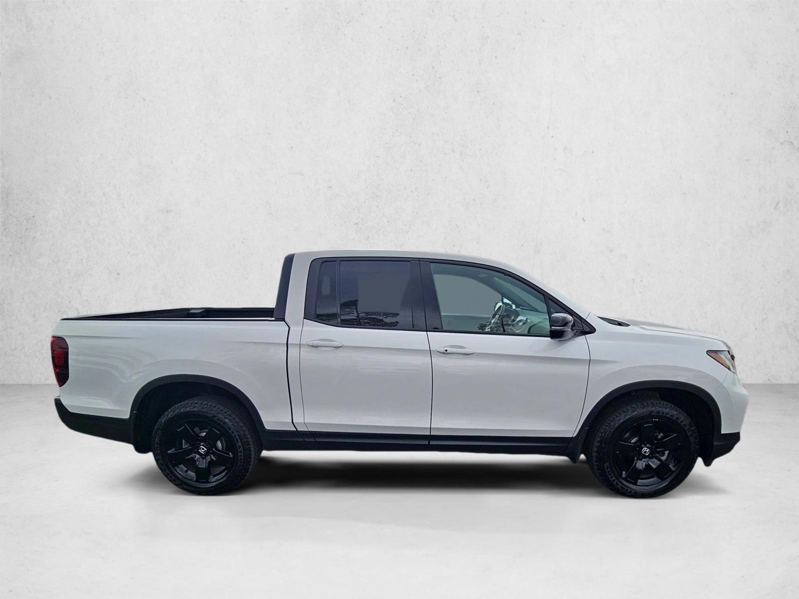 2025 Honda Ridgeline Black Edition photo 4