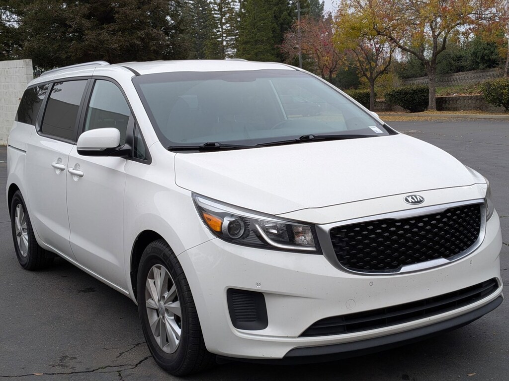 Used 2017 Kia Sedona LX Van Passenger Van