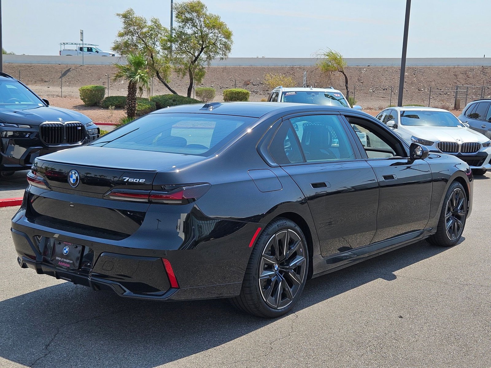 2025 Bmw 750e 750e xDrive photo 2
