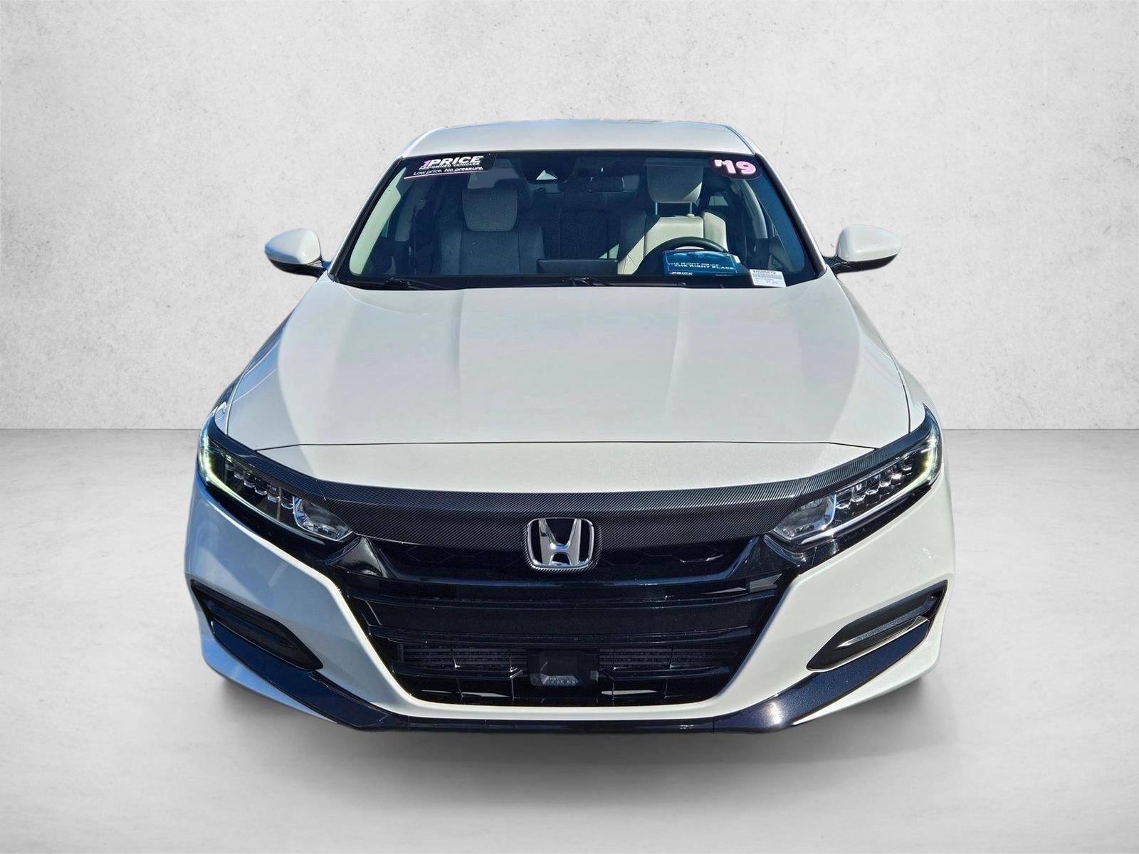2019 Honda Accord LX photo 2