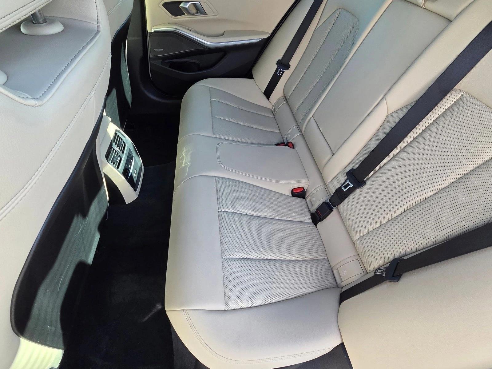 2026 BMW 3 Series 330i - Photo 18