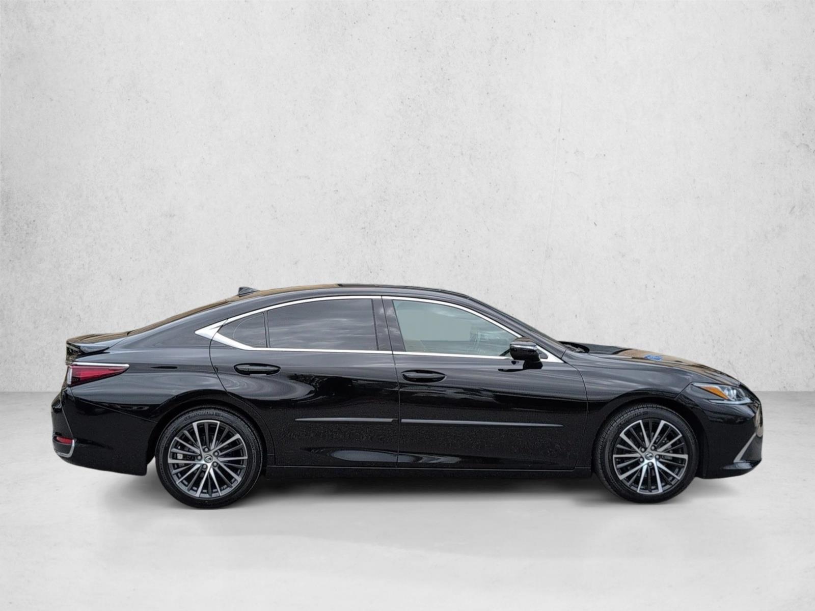 Used 2025 Lexus ES Sedan