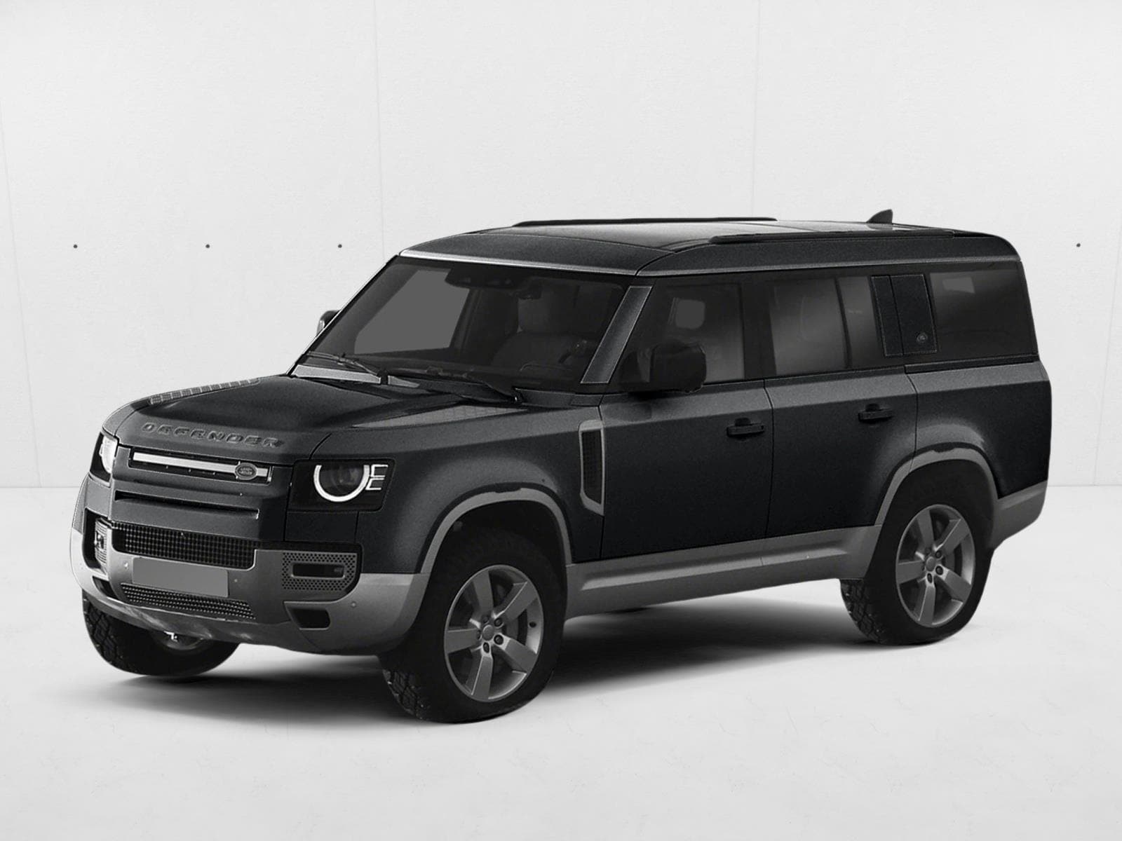 2023 Land Rover Defender SE's photo