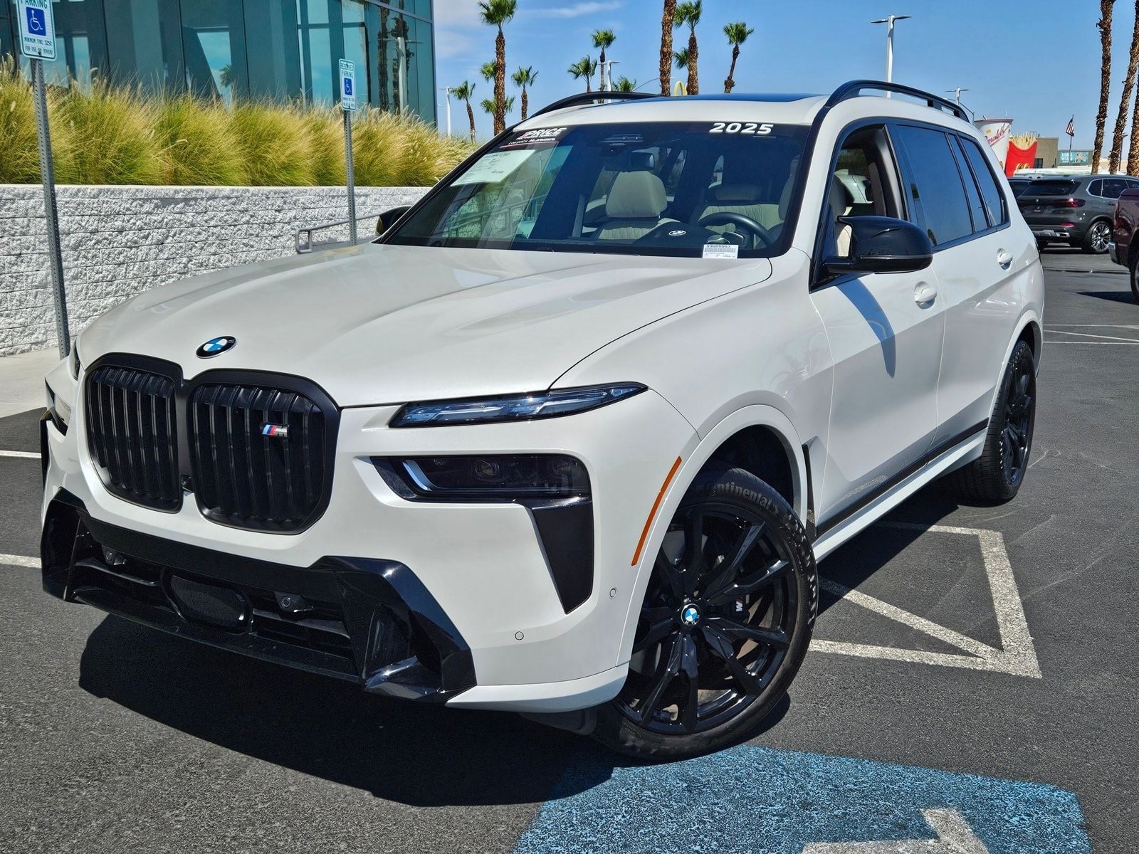 2025 BMW X7 M60i's photo