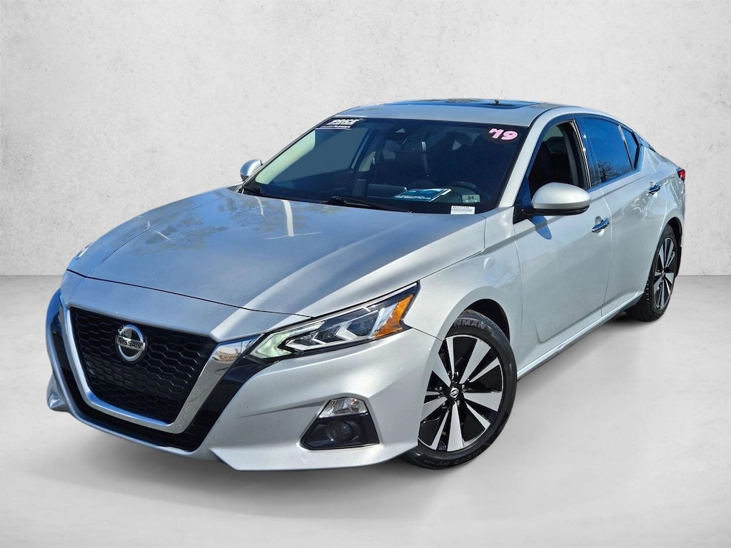 Used 2019 Nissan Altima 2.5 SV Sedan