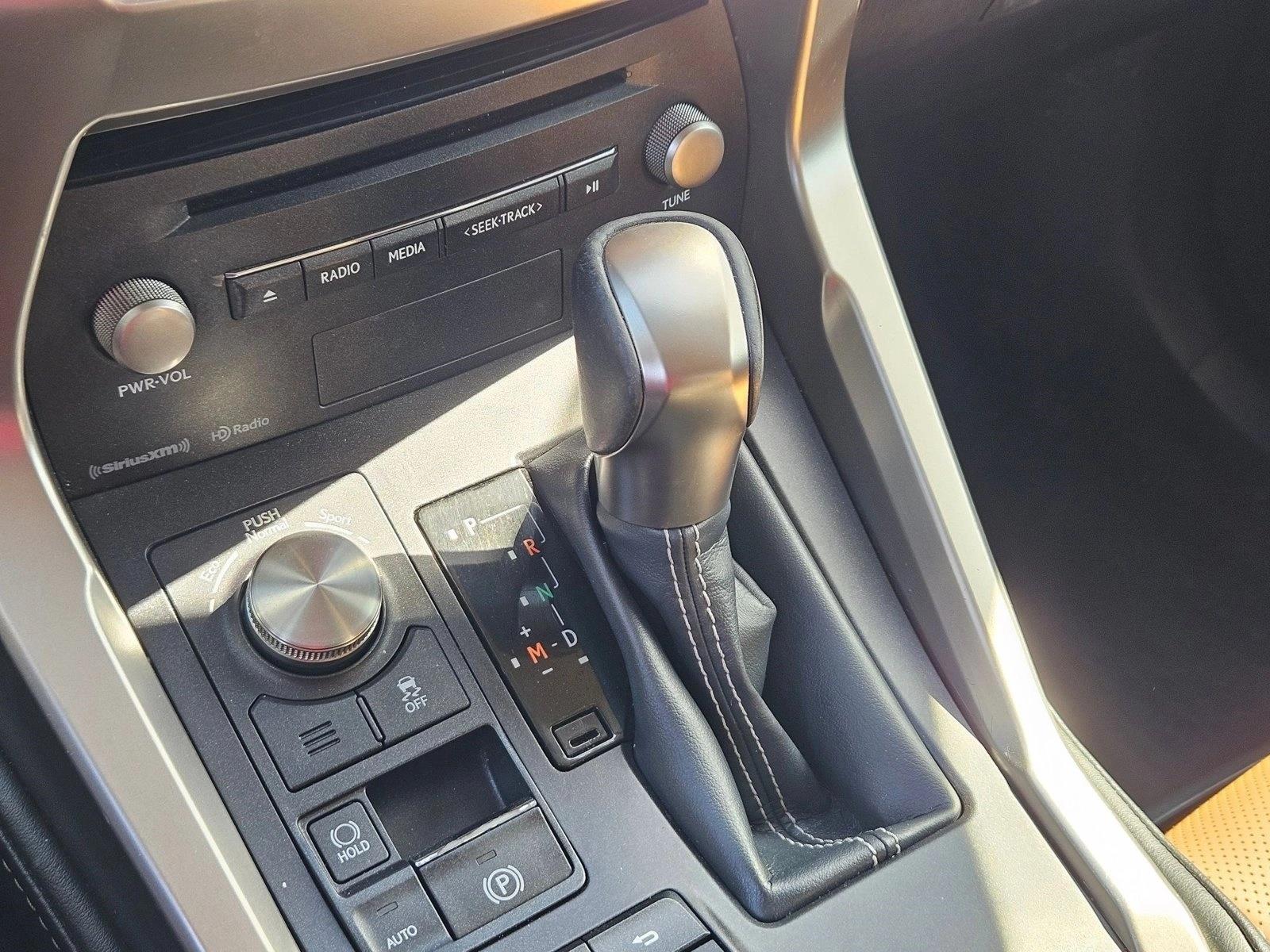 2020 Lexus NX 300 - Photo 14