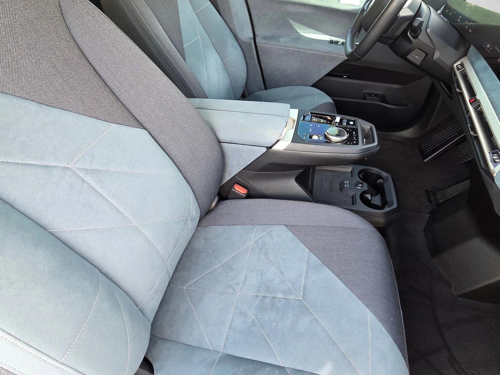 2023 BMW iX Base - Photo 21