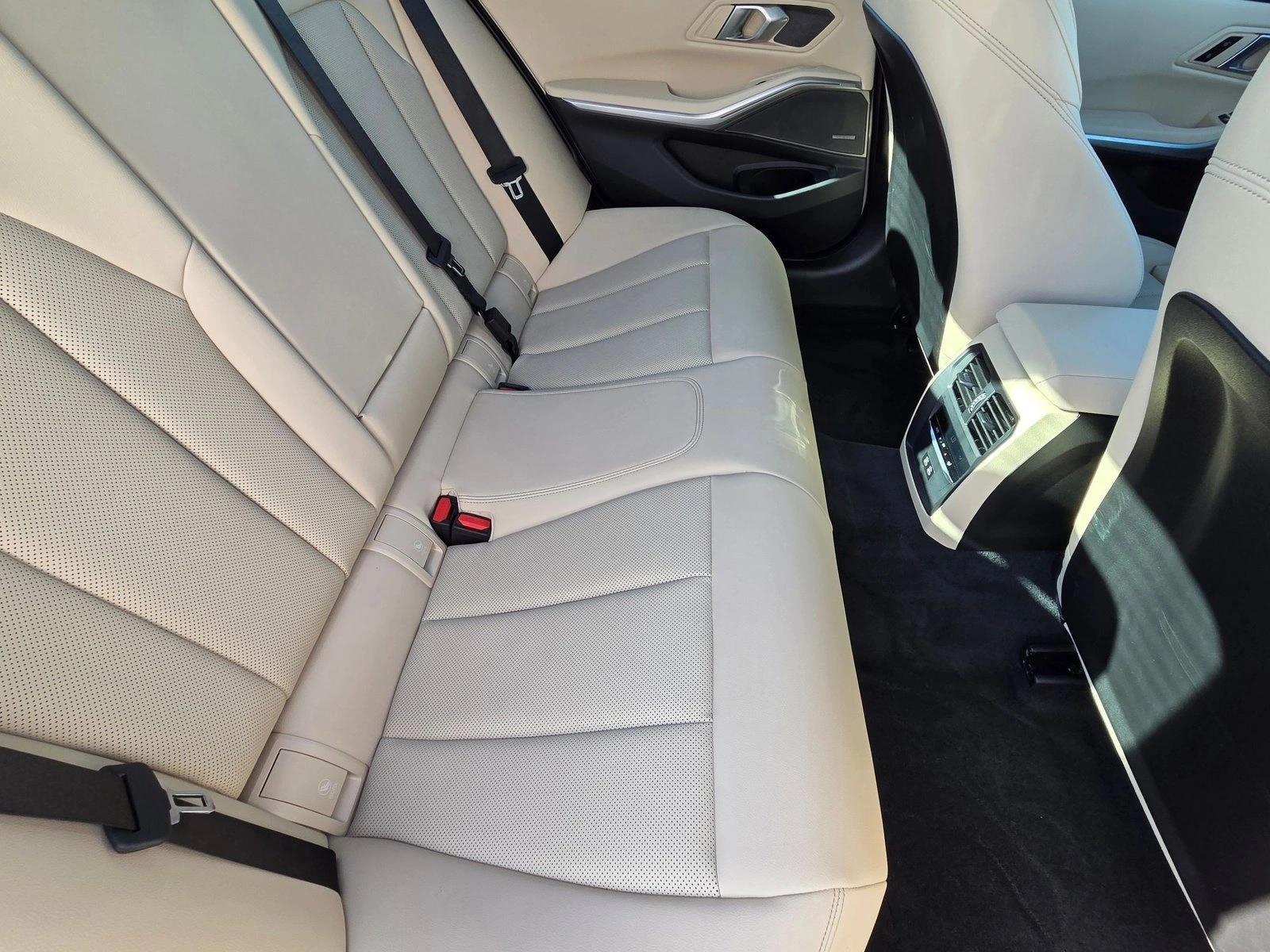 2026 BMW 3 Series 330i - Photo 19