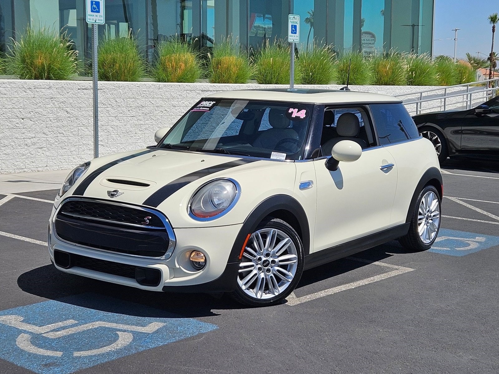 2014 MINI Cooper S's photo