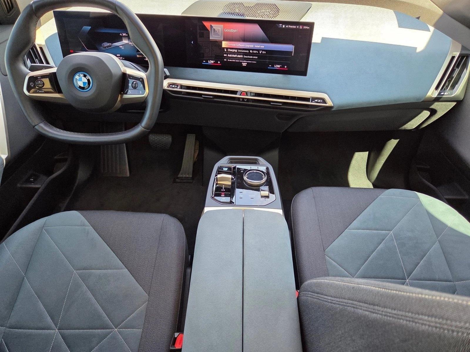 2023 BMW iX Base - Photo 18