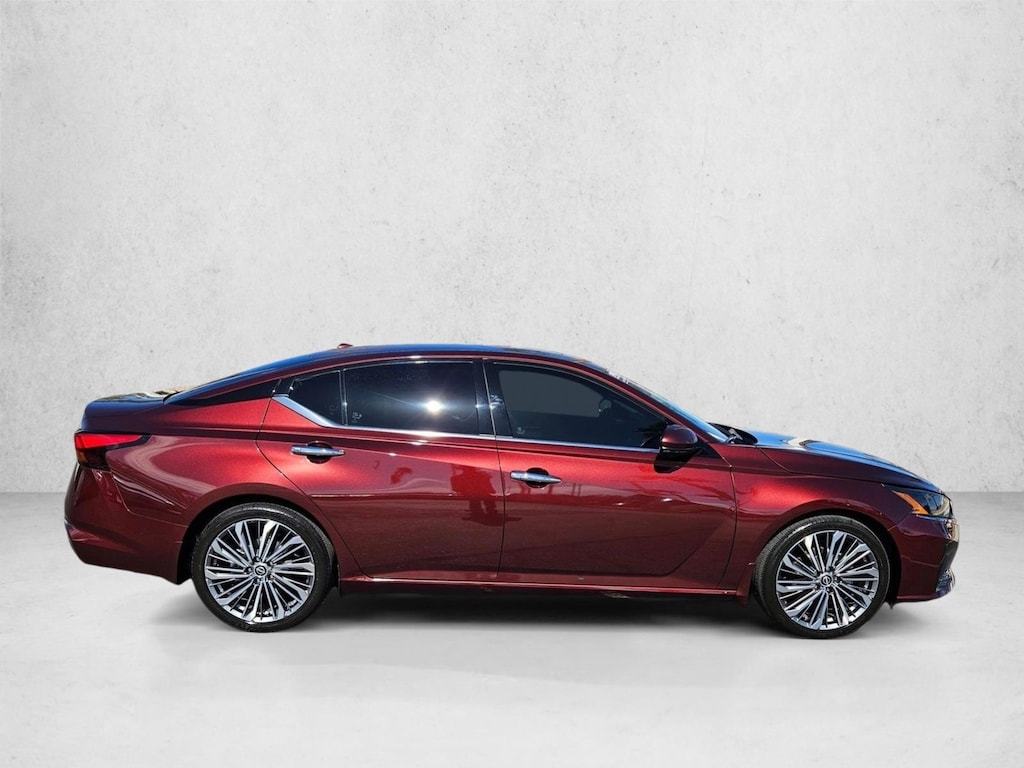 Used 2023 Nissan Altima 2.5 SL Sedan