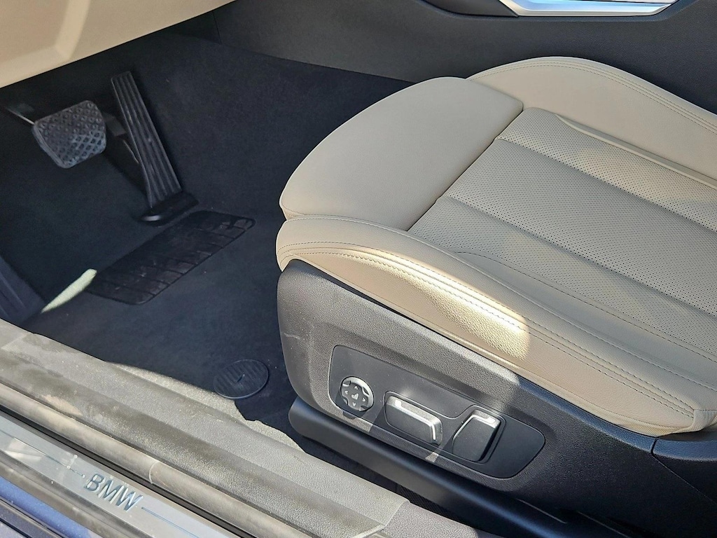 New 2026 BMW 330i Sedan