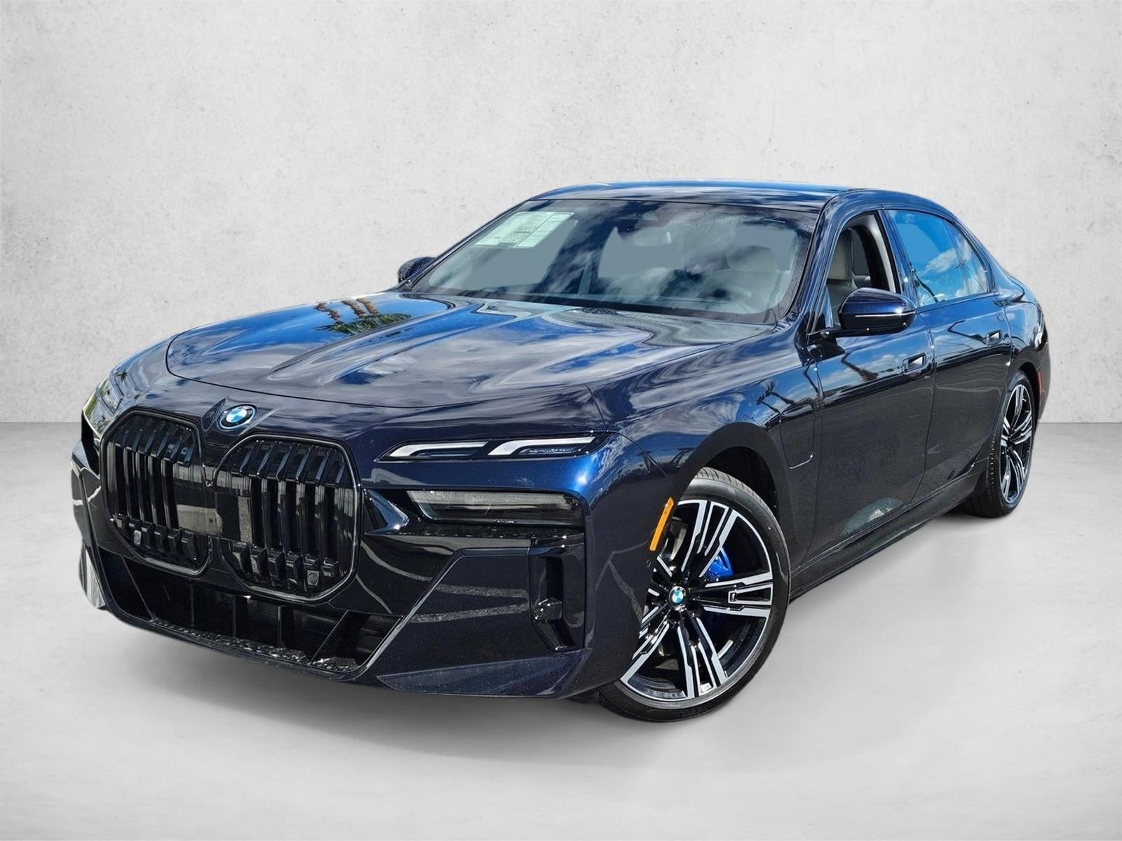 2026 BMW 7 Series 750e's photo