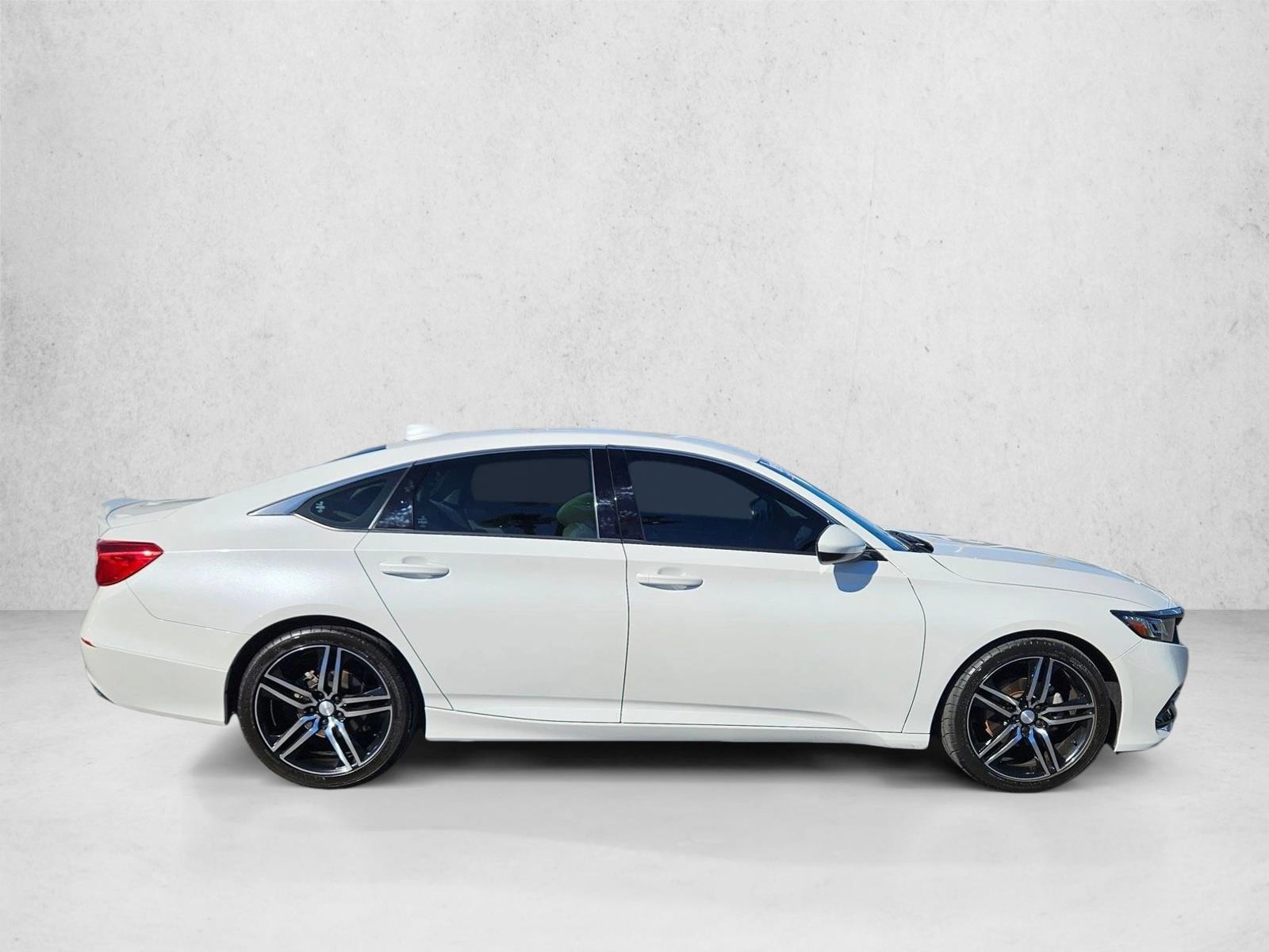 2019 Honda Accord LX photo 4