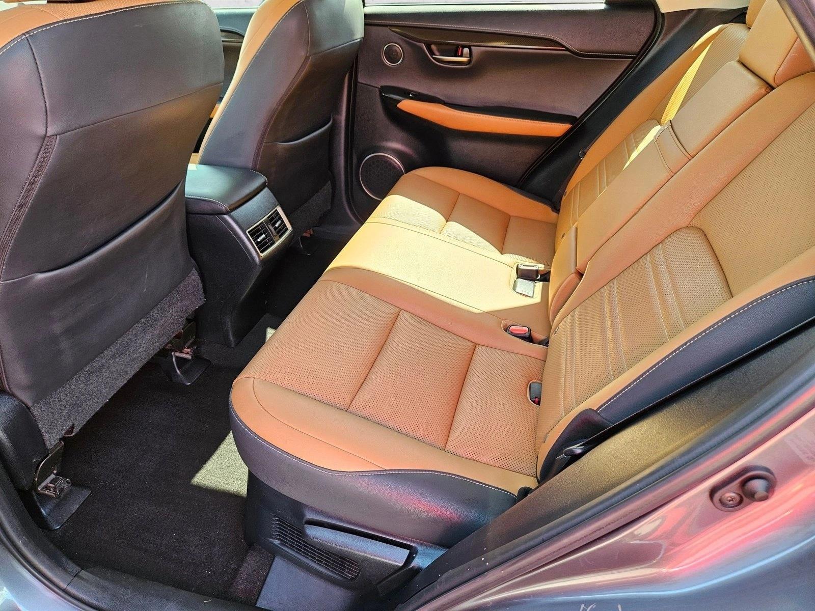 2020 Lexus NX 300 - Photo 18