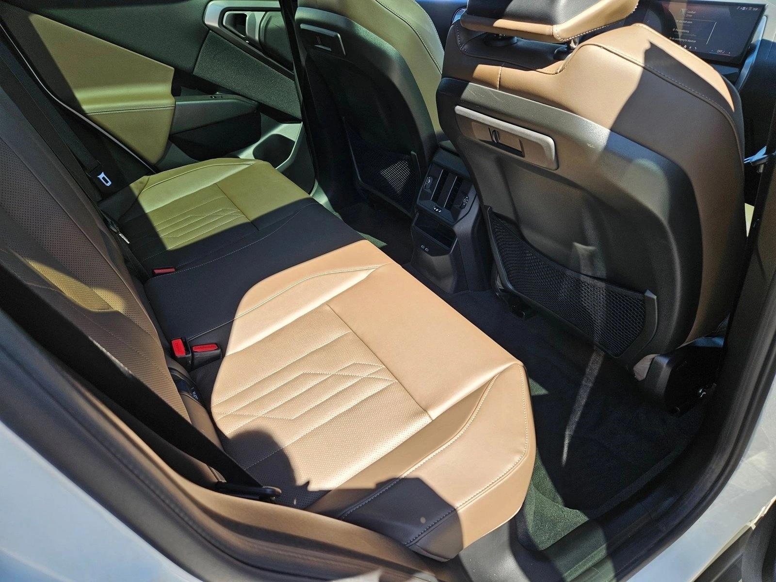 2026 BMW X3 30 - Photo 18