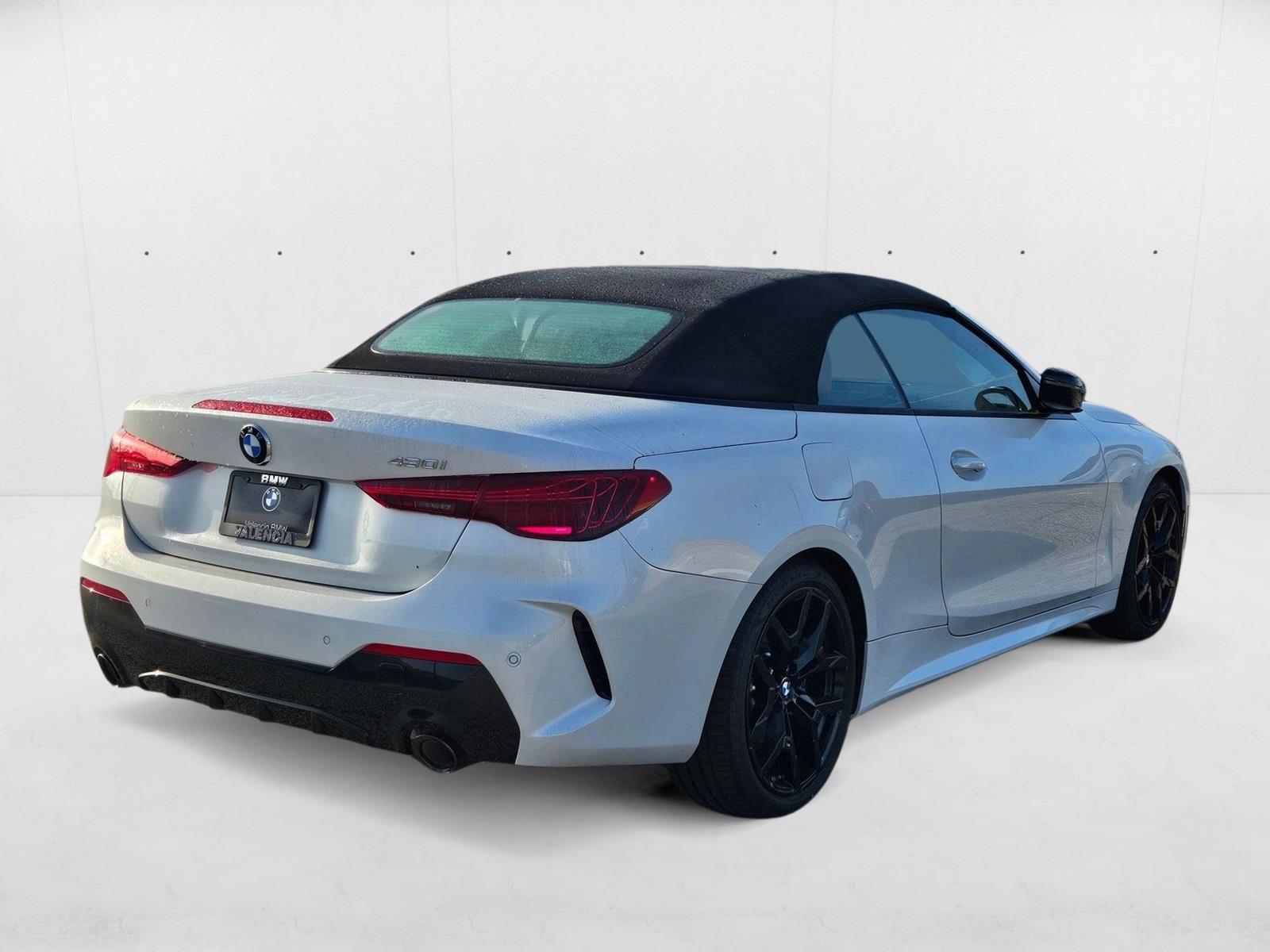 2025 Bmw 430i Convertible photo 2