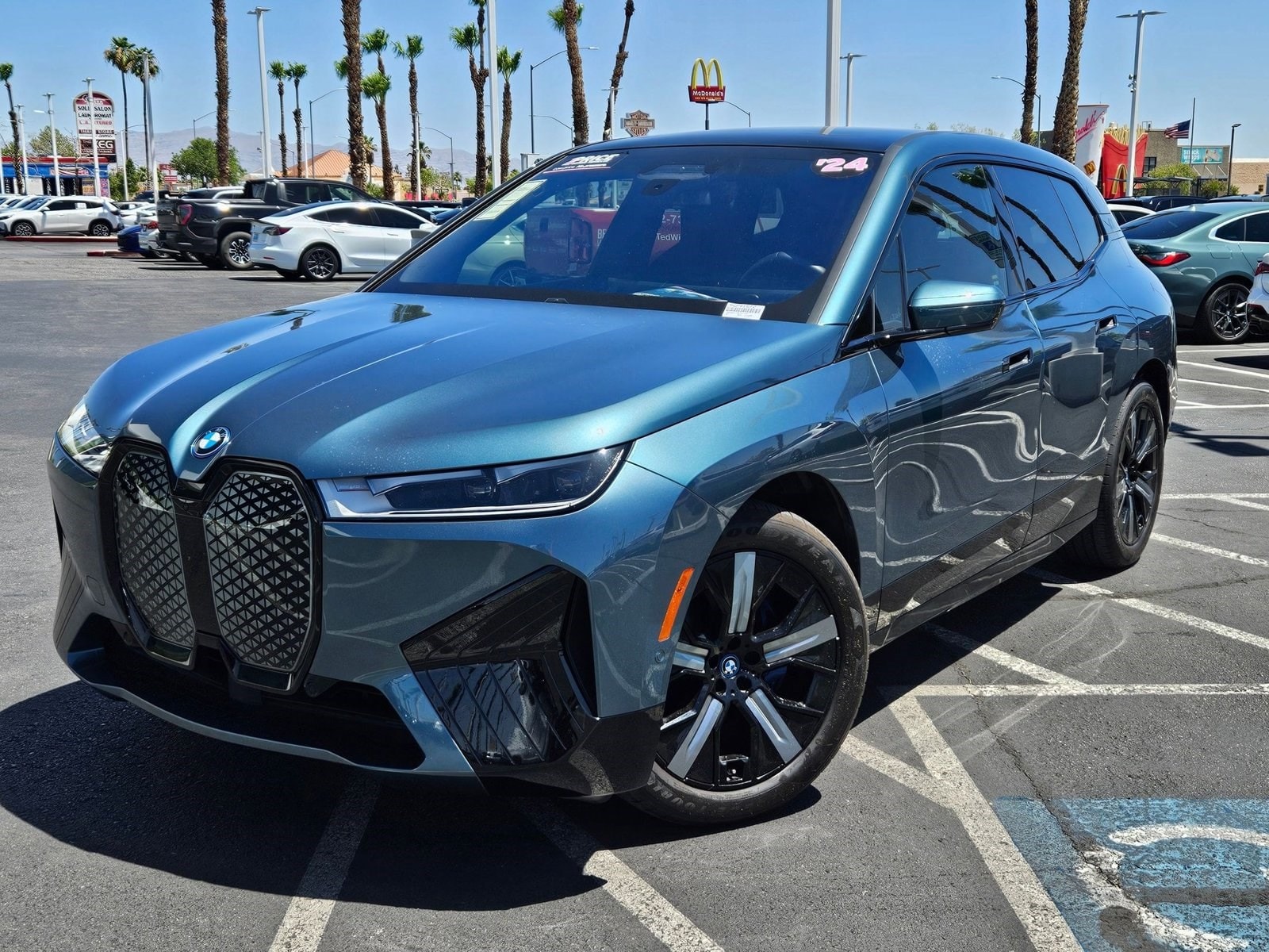 2024 BMW iX xDrive50's photo