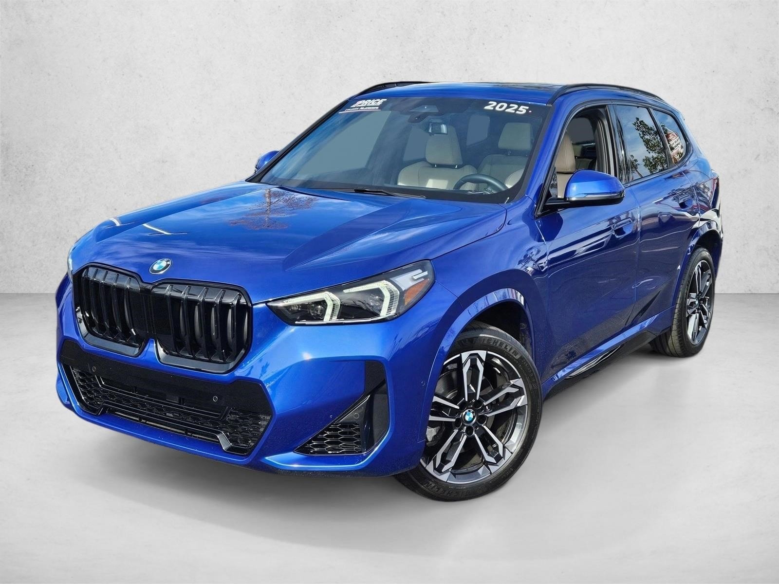 2025 BMW X1 28i's photo