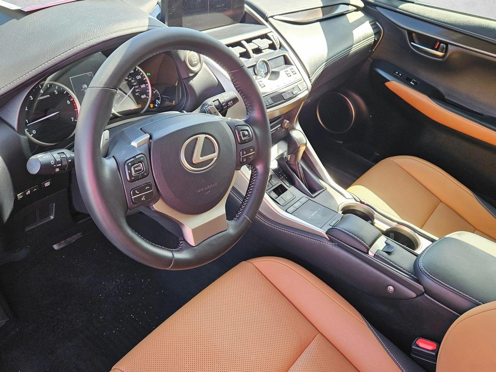2020 Lexus NX 300 - Photo 10