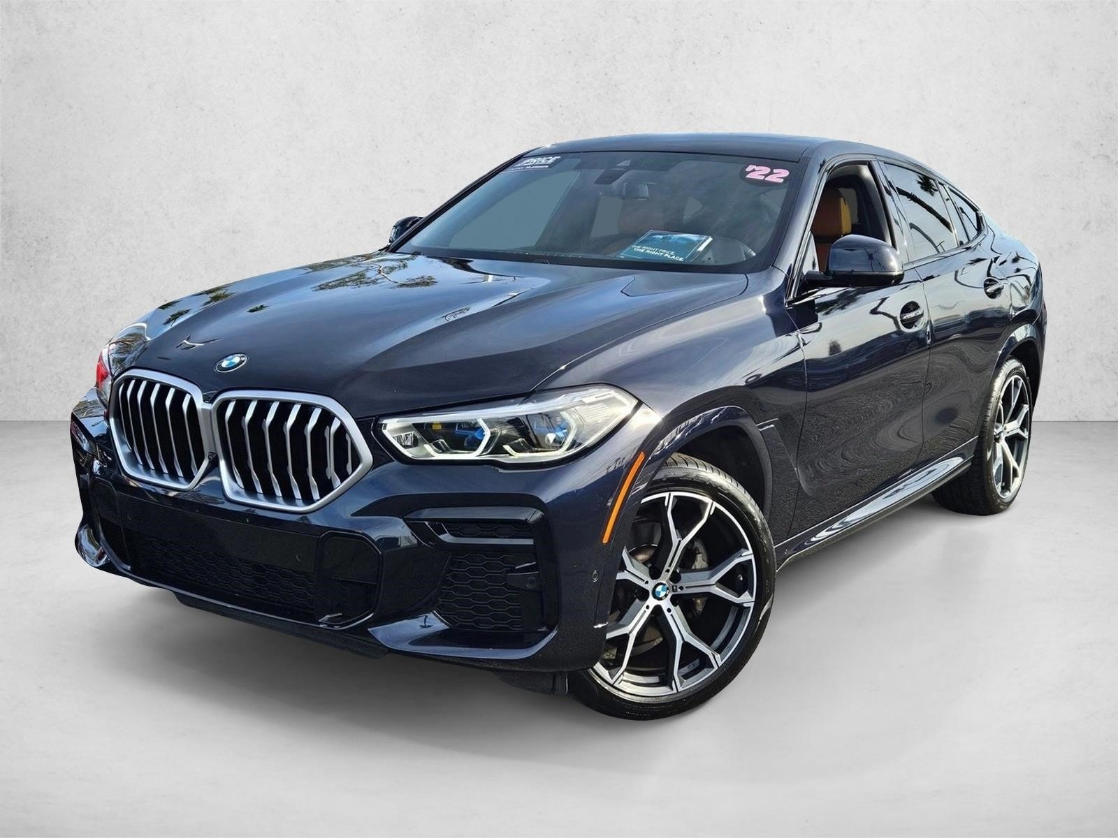 2022 BMW X6 40i's photo