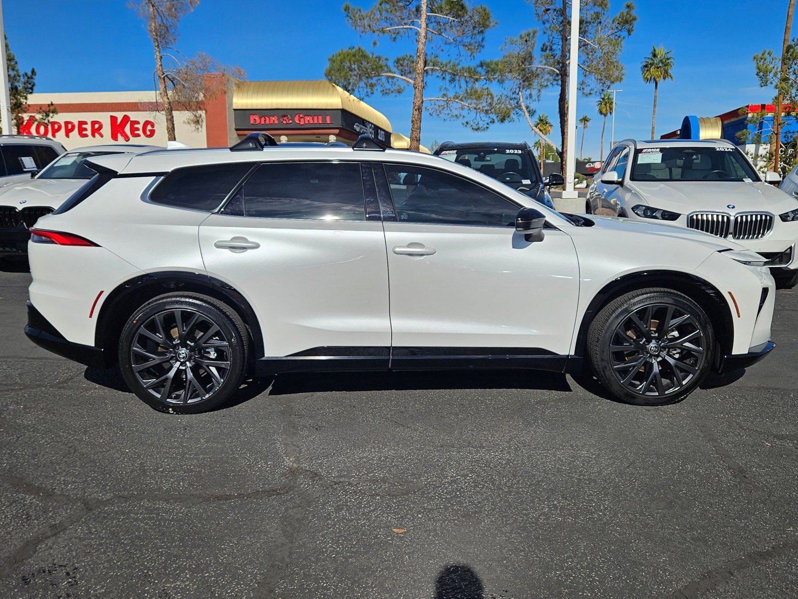 2025 Toyota Crown Signia Limited photo 4