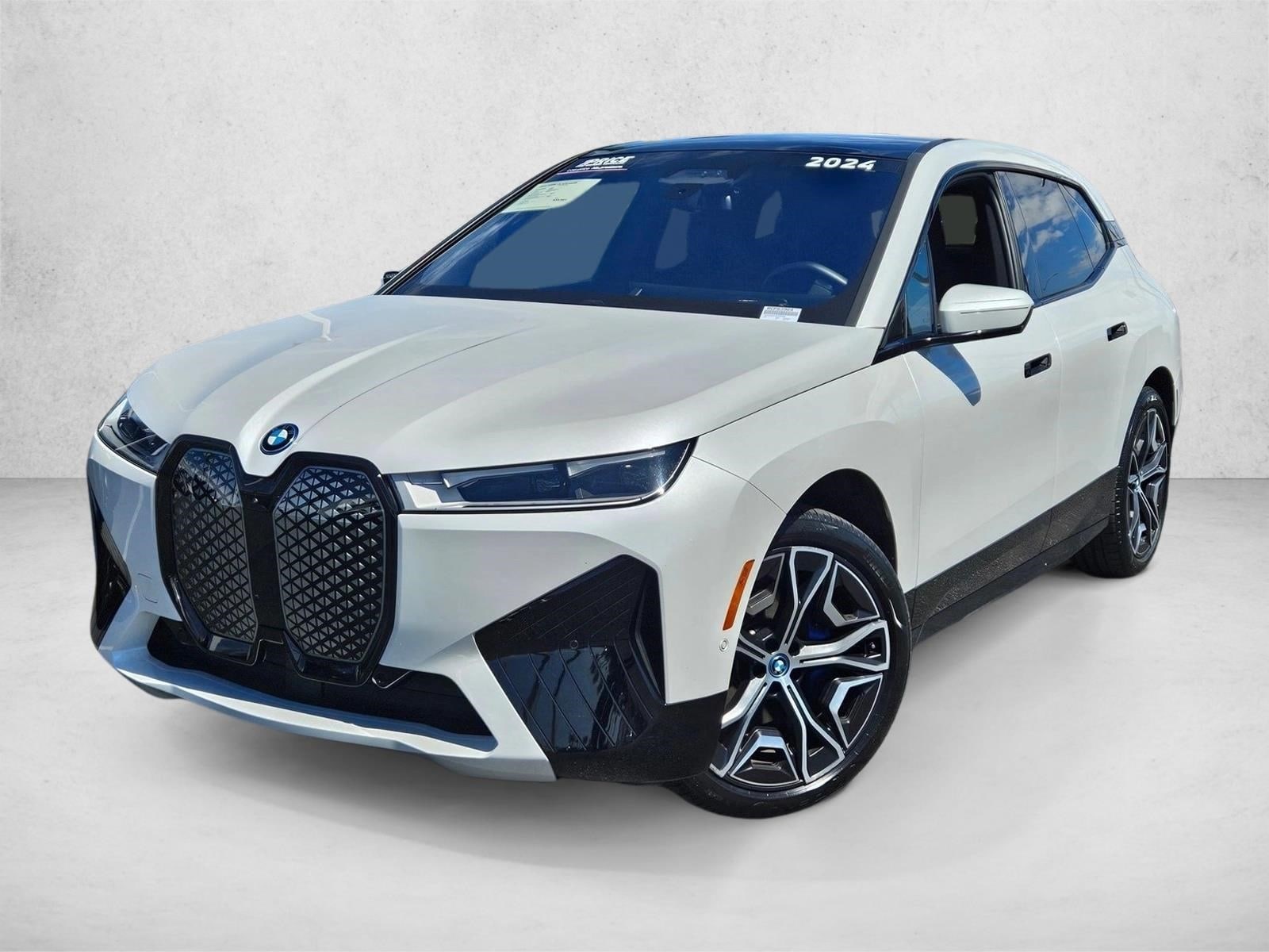 2024 BMW iX xDrive50's photo