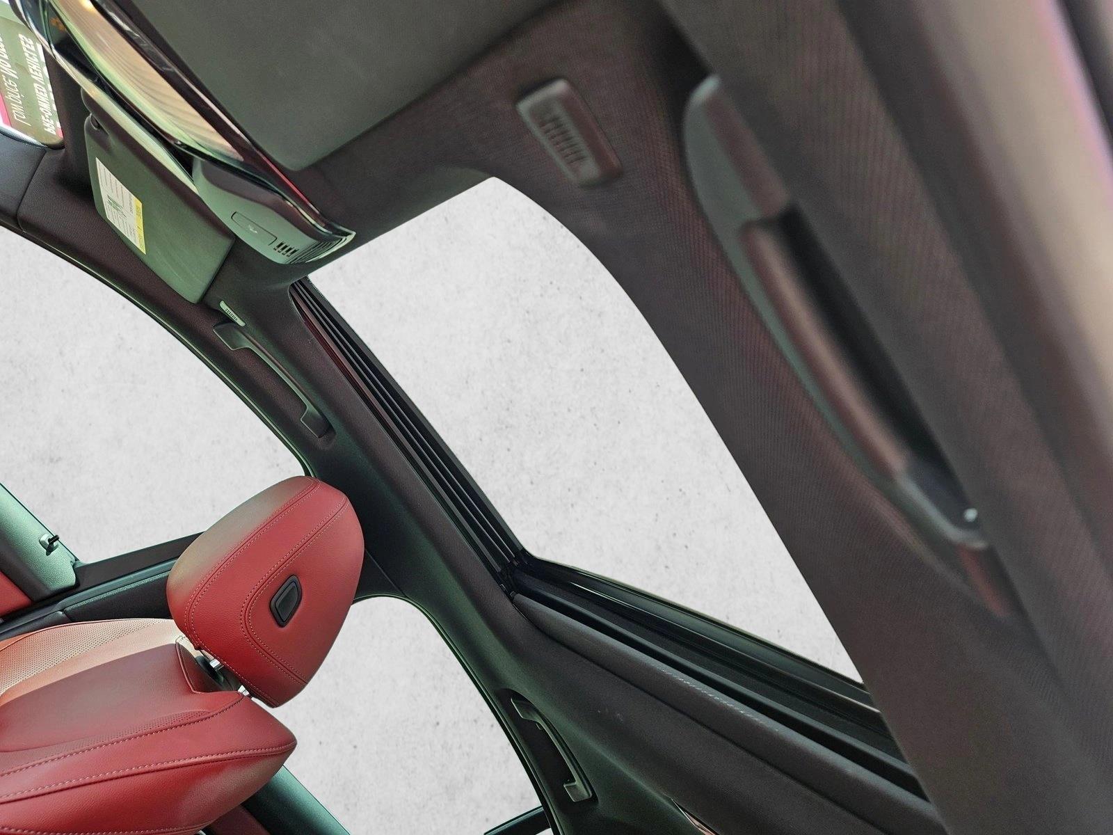 2024 BMW 3 Series 330i - Photo 15