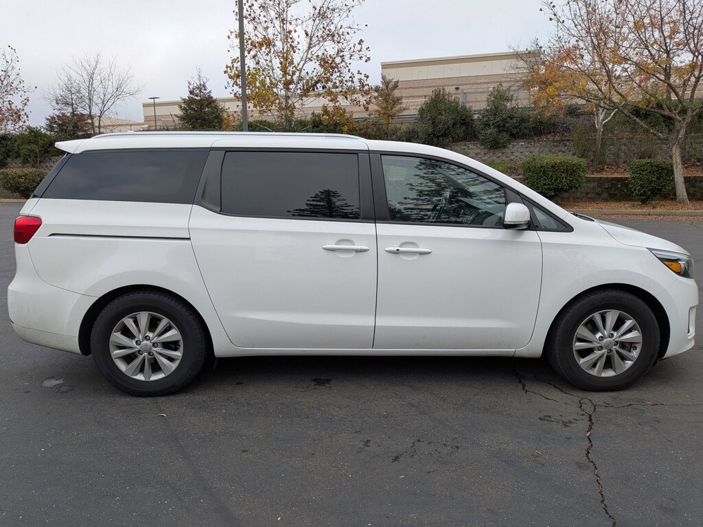 Used 2017 Kia Sedona LX Van Passenger Van