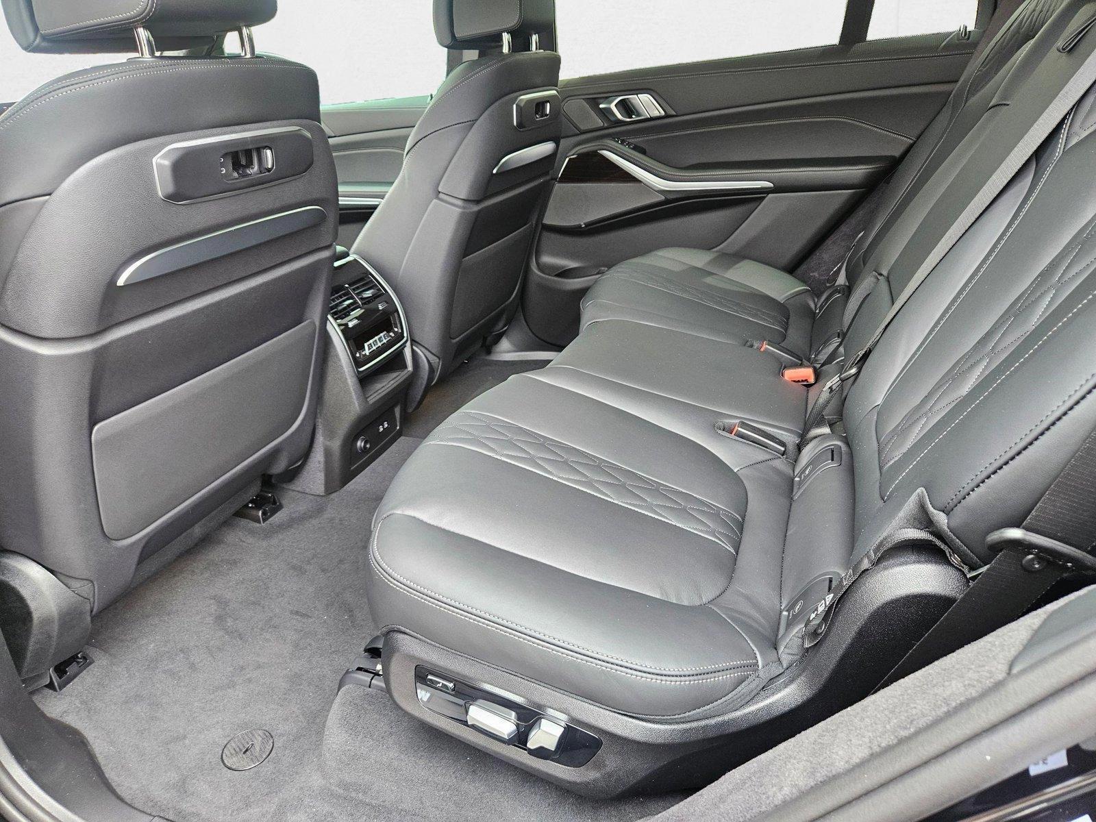 2026 BMW X7 M60i - Photo 15