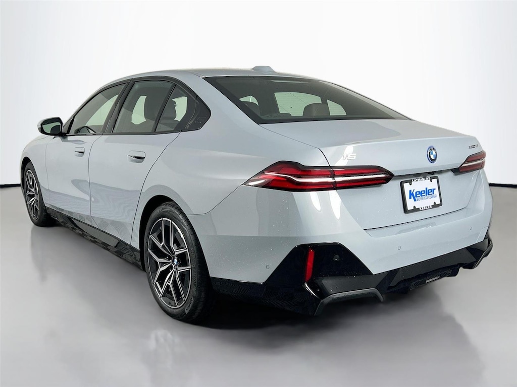 New 2026 BMW i5 xDrive40 Sedan