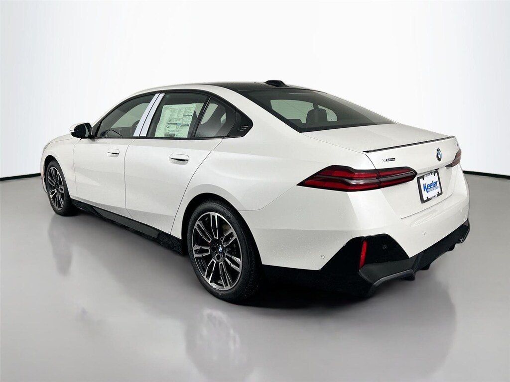 New 2026 BMW 530i xDrive Sedan