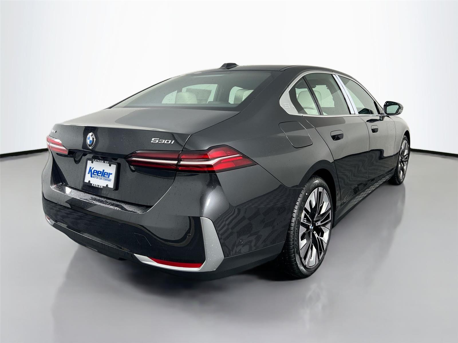 2026 BMW 5 Series 530i - Photo 6