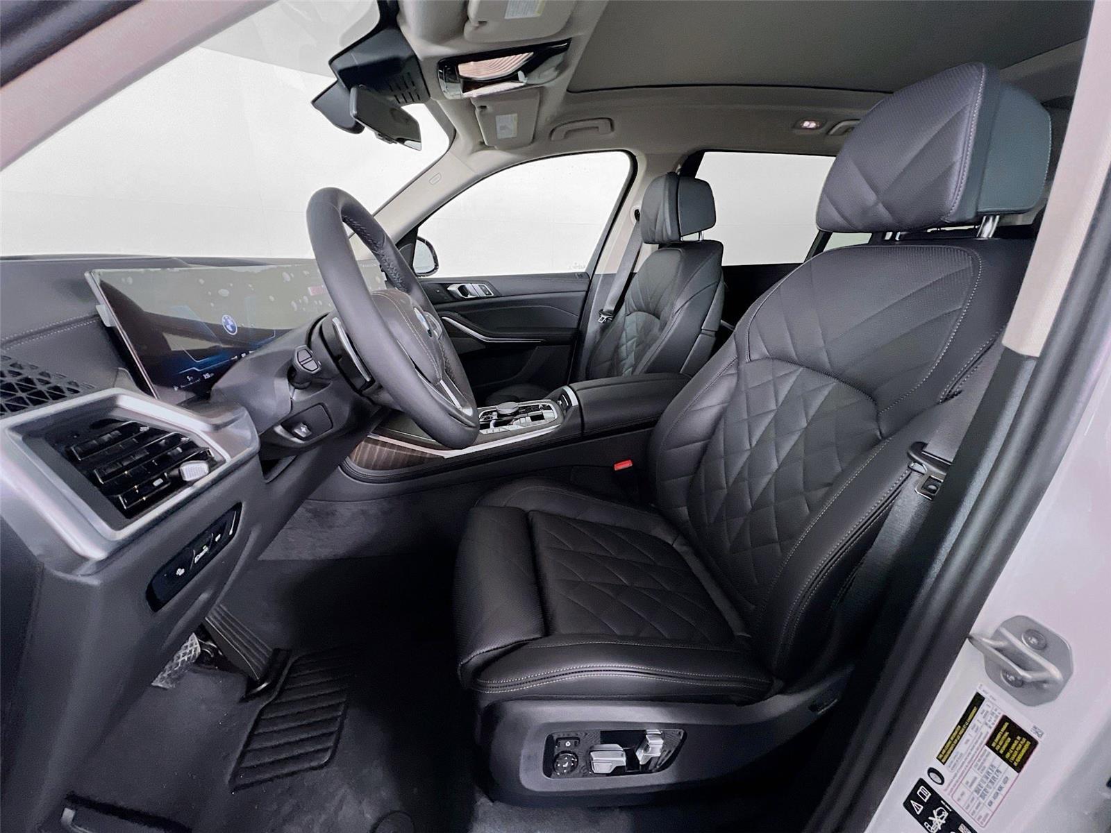 2025 BMW X7 40i - Photo 18