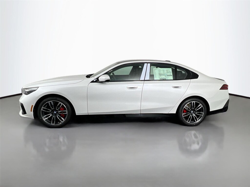 New 2026 BMW 530i xDrive Sedan